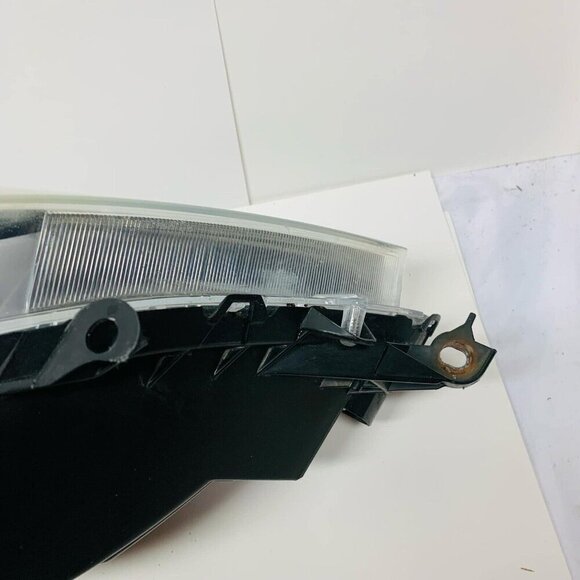 2011 2012 2013 2014 - 2019 Toyota Sienna Driver Left Side Headlight Halogen OEM - Picture 4 of 12